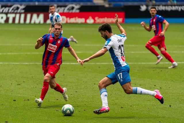 李凯尔首秀11分6篮板 中国男篮不敌意大利男篮